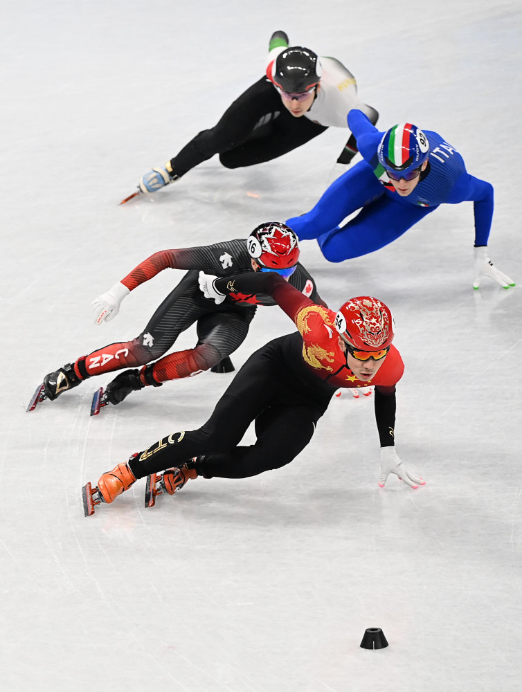 南宫体育-西城暴熊队对阵瓯越雪豹队，板球友谊赛读秒绝平，门将神扑救主——目标直指冠军的简单介绍