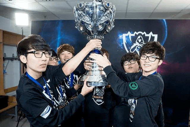 NG SPORTS-晋级下一阶段首场状态出色，巴塞罗那观众沸腾！，Faker重返赛场比赛高潮迭起的简单介绍