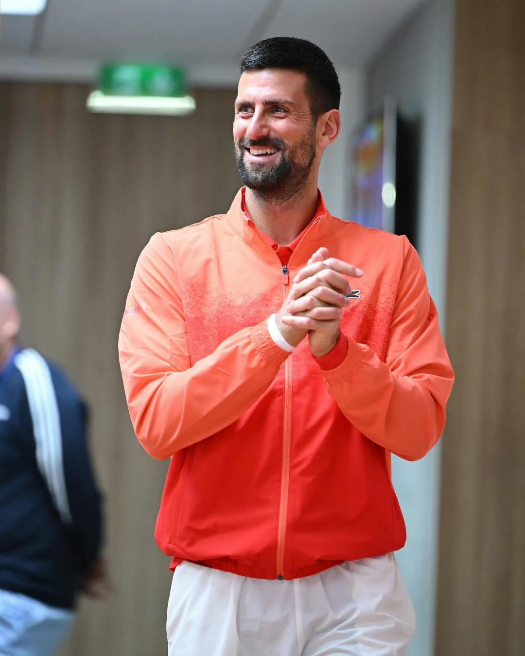 NG SPORTS-关于德约科维奇回归赛场,战术调整首场状态亮眼,老鹰观众沸腾!的信息